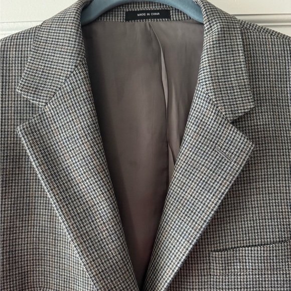 Ralph Lauren Men's Blazer wool/silk blend checkered, 2 button size 44R, formal - Picture 2 of 13